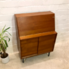 Teakholz Sekretär, Danish Design 1960's, Mid Century, Vintage, helles Holz, Schiebetüren, Messing Griffe, Metallfüße, Desk, Schreibtisch, Designklassiker