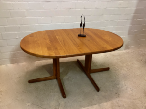 Vintage Esstisch, Teakholz rund/ oval, ausziehbar, Danish Design, 2 Einsteckplatten, dicke Tischplatte, 1970, 1980, Made in Denmark