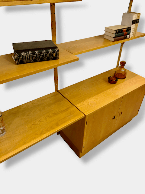 Danish Design Regalwand, HG Furniture, 1970's, Eiche, helles Holz, Bücherregal, Schrank, Mid Century, Made in Denmark, Rud Thygesen, Johnny Sørensen, Regalböden, Wandregal, 1960's, Designklassiker