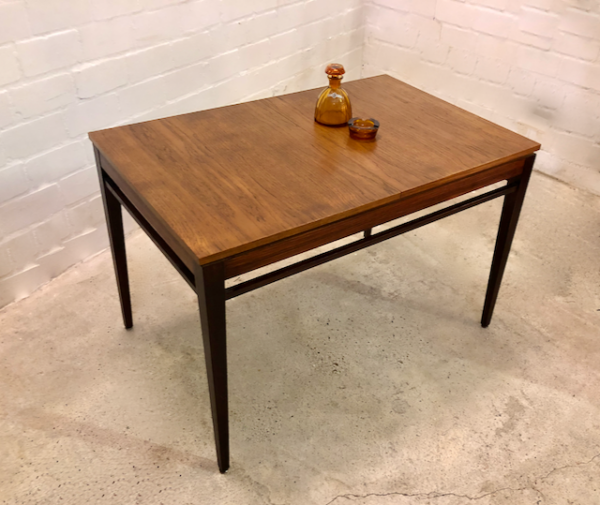 Teakholz Esstisch, Vintage 1960's, ausziehbar, klappbar, Palisander, Danish Design, Mid Century, 1970's, Dining Table, Konische Beine, Untergestell Palisander