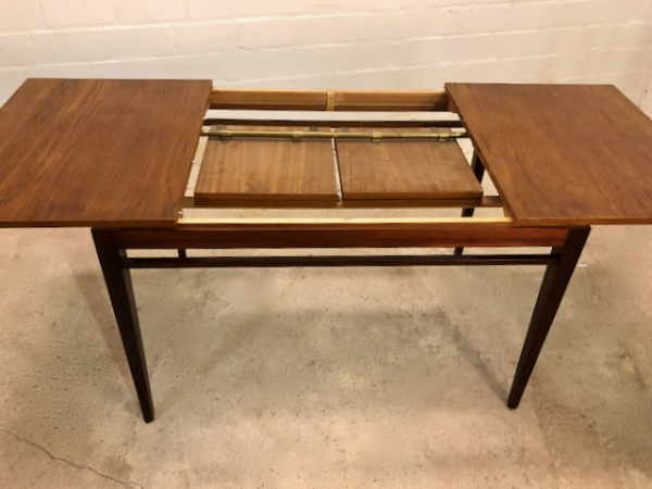 Teakholz Esstisch, Vintage 1960's, ausziehbar, klappbar, Palisander, Danish Design, Mid Century, 1970's, Dining Table, Konische Beine, Untergestell Palisander