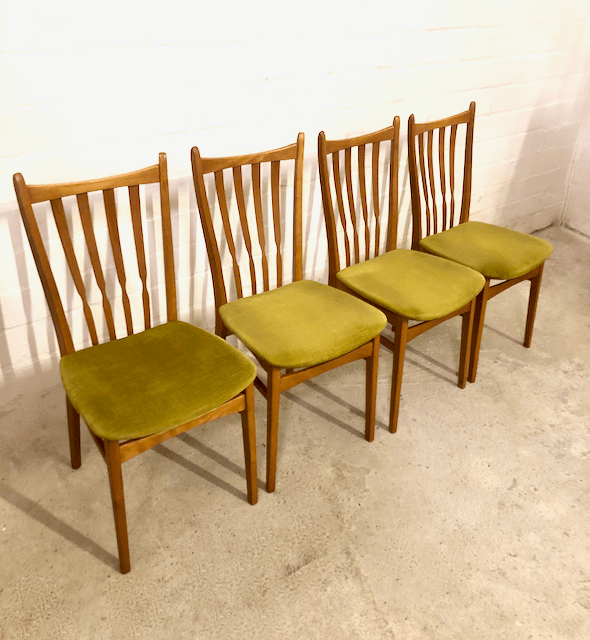 Vintage Dining Chairs, 4er Set, helles Holz, Mohair, Samt, Sprossenstuhl, grün, gelb, Buche, 1960's
