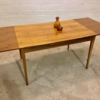 Vintage Dining Table, Nussbaum 1970's, ausziehbar, Echtholz-Furnier, konische Beine, Mid Century, 1960's, Design, Küchentisch