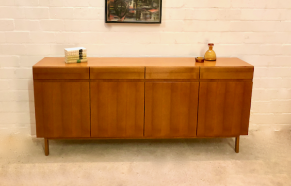 Vintage Sideboard, Nussbaum, 1970's, GE-EL, schlicht, grifflos, Schubladen, Türen, helles Holz, Mid Century, Design, Klassiker