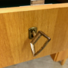 Mid Century Desk, Schreibtisch 1960's, true Vintage, Rüster, Ulme, helles Holz, Danish Design, konische Beine, 5 Schubladen, verschließbar, beidseitig, Bücherfach, Rückseite nutzbar, Designklassiker, 70er Jahre