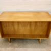 Mid Century Desk, Schreibtisch 1960's, true Vintage, Rüster, Ulme, helles Holz, Danish Design, konische Beine, 5 Schubladen, verschließbar, beidseitig, Bücherfach, Rückseite nutzbar, Designklassiker, 70er Jahre