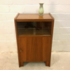 Kleiner Beistellschrank, m. Glasschiebetüren, Nussbaum, braun, 1970's, Maserung, Flurkommode, Vintage, Mid Century, verschließbar, Konsole, Kommode, Klassiker