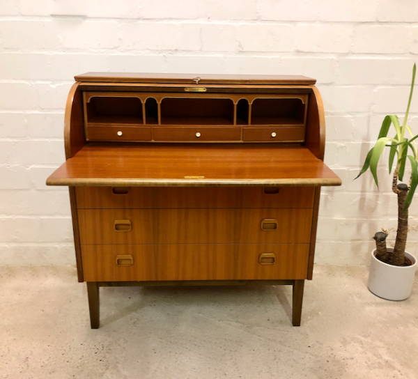 Egon Ostergaard Sekretär, SMI, 1960's, Swedish, Made in Sweden, Schreibtisch, Desk, Ladies Desk, Schubladen, Runddeckel Sekretär, verschließbar, Mid Century, Designklassiker, Danish Design