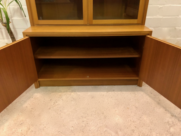 Vintage Highboard, Vitrine WKS, 1970's, Mid Century, verschließbar, Einlegeböden, zweiteilig, Glastüren, Anrichte, Sideboard, Designklassiker, Bücherschrank, Geschirrschrank, Barschrank, 1960's