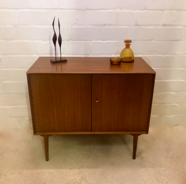 Teakholz Kommode, Wilhelm Renz 1960's, Mid Century, Vintage, Sideboard, Danish Design, Teak, Danish Design, Sideboard, Anrichte, Designklassiker, Interiordesign, verschließbar, 1970's