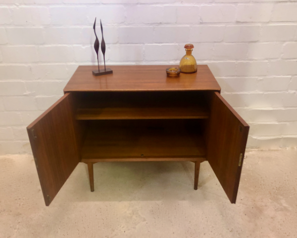 Teakholz Kommode, Wilhelm Renz 1960's, Mid Century, Vintage, Sideboard, Danish Design, Teak, Danish Design, Sideboard, Anrichte, Designklassiker, Interiordesign, verschließbar, 1970's