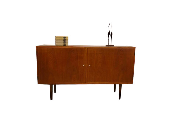 Mid Century Teak Sideboard, Hundevad 1960's, Vintage, Danish Design, Made in Denmark, Designklassiker, Kommode, Anrichte, Credenzia, Schubladen, Auszüge, konische Beine, verschließbar, schlicht, zeitlos, modern