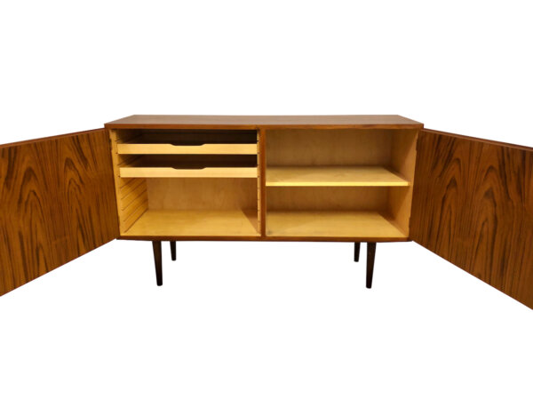 Mid Century Teak Sideboard, Hundevad 1960's, Vintage, Danish Design, Made in Denmark, Designklassiker, Kommode, Anrichte, Credenzia, Schubladen, Auszüge, konische Beine, verschließbar, schlicht, zeitlos, modern