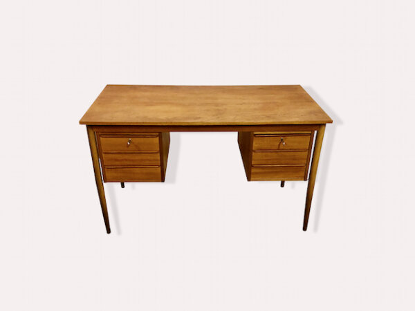 Teakholz Schreibtisch, Mid Century, Danish Design, Vintage, Made in Denmark, Teak, Modern, verschließbar, mit Schubladen, kompakt, klein, zierlich, Patina, konische Beine, Designklassiker, Desk, Arbeitsplatz, home office