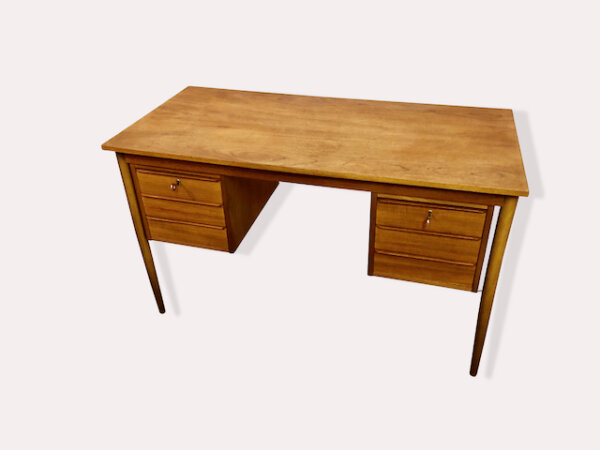 Teakholz Schreibtisch, Mid Century, Danish Design, Vintage, Made in Denmark, Teak, Modern, verschließbar, mit Schubladen, kompakt, klein, zierlich, Patina, konische Beine, Designklassiker, Desk, Arbeitsplatz, home office