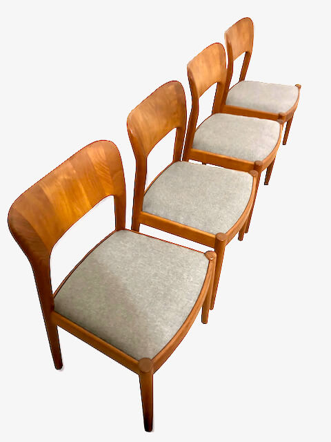 Nils Kofoeds Teakholz Dining Chairs, 4er Set, Mid Century, 1960's, Teak, Vollholz, grau, Danish Design, Made in Denmark, abgerundet, konische Beine, braun, hellbraun, retro