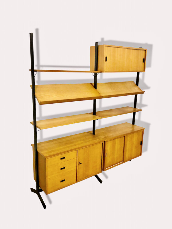 Olof Pira Regalsystem, Mid Century 1960's, helles Holz, Eiche Furnier, Schubladen, Schiebetüren, Zeitungsablage, Magazinablage, Bücherregal, Metall, Schwarz, Designklassiker, Vintage, 1970