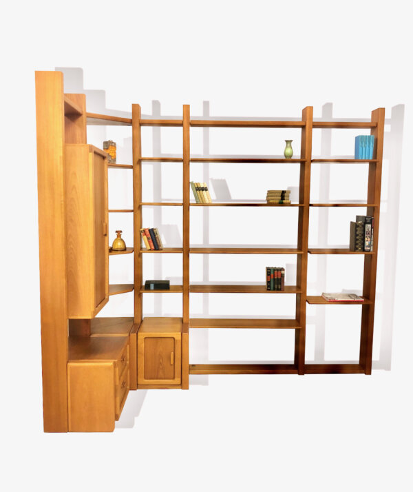 Teakholz Regalwand, Danish Design, 1970, Stollenwand, Bibliothek, Bücherregal, Schiebetüren, Schubladen, groß, helles Holz, Barfach, Minibar, Mid Century, Made in Denmark, Eckregal, Wohnwand, Eckmöbel, Sideboard