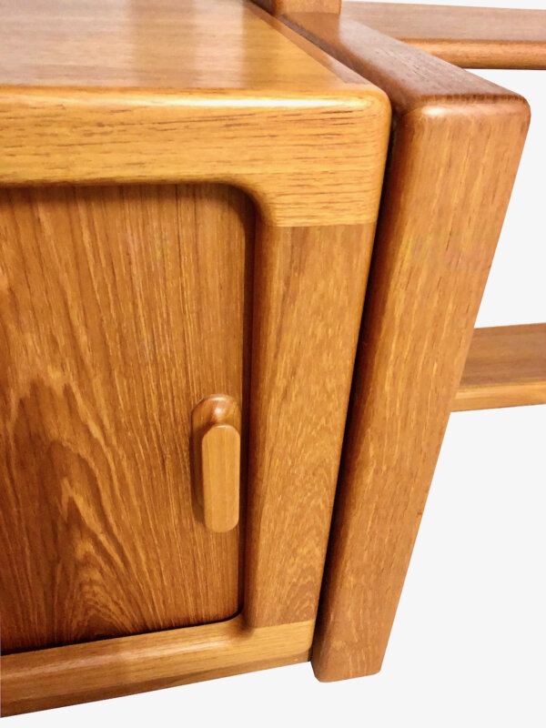 Teakholz Regalwand, Danish Design, 1970, Stollenwand, Bibliothek, Bücherregal, Schiebetüren, Schubladen, groß, helles Holz, Barfach, Minibar, Mid Century, Made in Denmark, Eckregal, Wohnwand, Eckmöbel, Sideboard