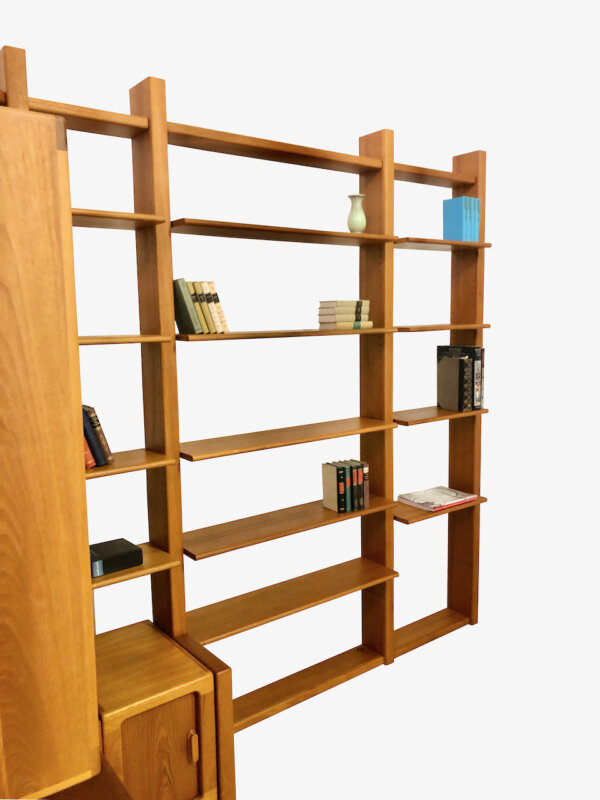 Teakholz Regalwand, Danish Design, 1970, Stollenwand, Bibliothek, Bücherregal, Schiebetüren, Schubladen, groß, helles Holz, Barfach, Minibar, Mid Century, Made in Denmark, Eckregal, Wohnwand, Eckmöbel, Sideboard