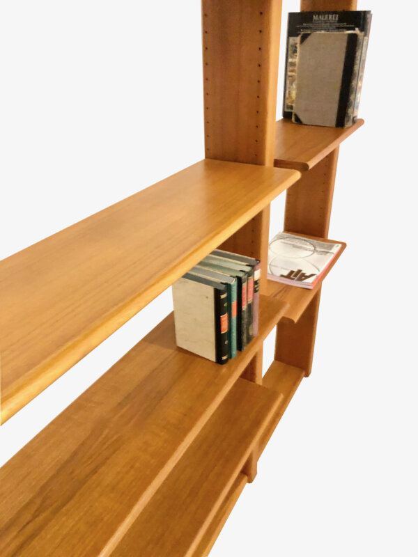 Teakholz Regalwand, Danish Design, 1970, Stollenwand, Bibliothek, Bücherregal, Schiebetüren, Schubladen, groß, helles Holz, Barfach, Minibar, Mid Century, Made in Denmark, Eckregal, Wohnwand, Eckmöbel, Sideboard