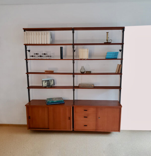 Teak Regalwand 1960's, Olof Pira, Bücherregal, Mid Century, Vintage, Danish Design, Teakholz, Teawood, Shelf, String, Metallständer, Anthrazit, Schubladen, verschließbar, Schiebetüren, Designklassiker, Bibliothek, Wandbefestigung, 1970, 70er