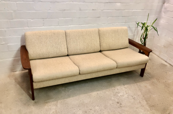 Danish Daybed, 3er Sofa 1970's, Teak, Teakholz, Schlafsofa, Mid Century, Liege, hell, weiß, skandinavisch, Wollbezugsstoff, gewebt, 1960, 60er, 70er, Danish Design, Made in Denmark, Designklassiker, gepolstert