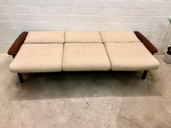 Danish Daybed, 3er Sofa 1970's, Teak, Teakholz, Schlafsofa, Mid Century, Liege, hell, weiß, skandinavisch, Wollbezugsstoff, gewebt, 1960, 60er, 70er, Danish Design, Made in Denmark, Designklassiker, gepolstert