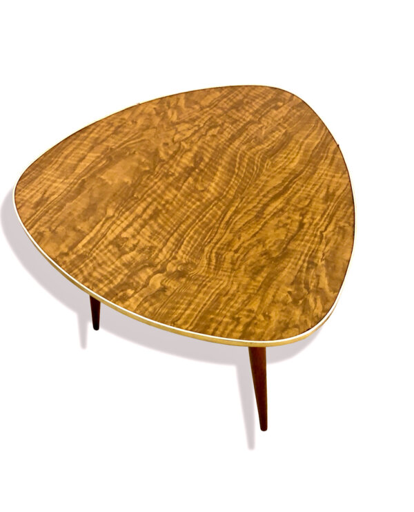 Mid Century Beistelltisch 1960's, Opal, Möbel, Nierentisch, Blumenhocker, Vintage, 1970, konische Beine, Lampentisch, Couchtisch, Beistelltisch, Klassiker, Design, Dreibein, Nussbaum