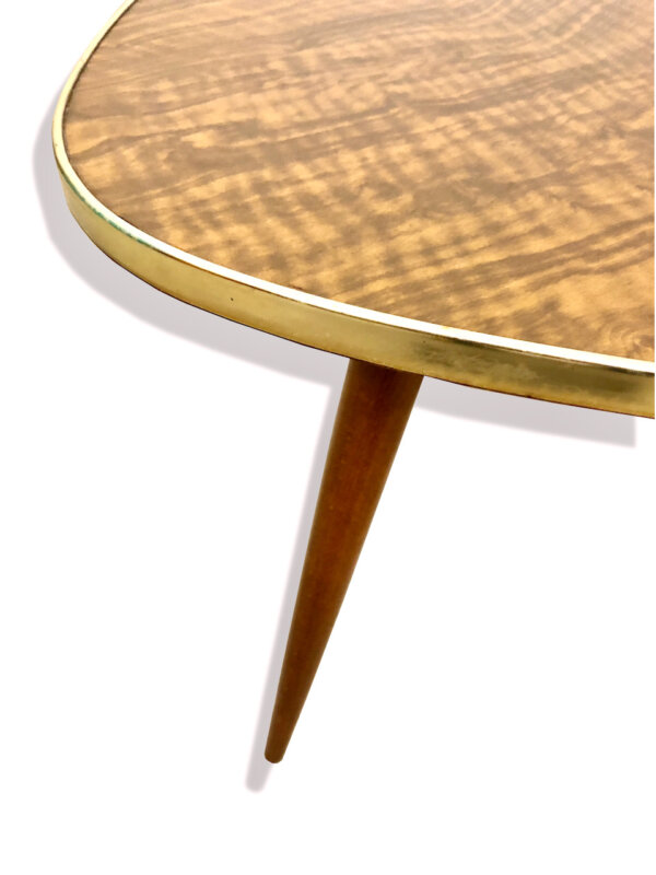 Mid Century Beistelltisch 1960's, Opal, Möbel, Nierentisch, Blumenhocker, Vintage, 1970, konische Beine, Lampentisch, Couchtisch, Beistelltisch, Klassiker, Design, Dreibein, Nussbaum