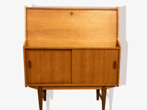 Mahjongg Sekretär, Mid Century Desk 1960's, true Vintage, Schreibschrank Gent, Teak, Teakholz, Schiebetüren, aufklappbar, verschließbar, Ablagefächer, Arbeitsplatte, Danish Design, Designklassiker, 70er, 60er