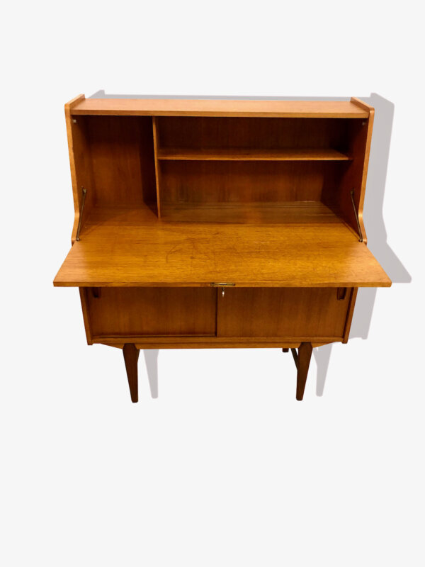 Mahjongg Sekretär, Mid Century Desk 1960's, true Vintage, Schreibschrank Gent, Teak, Teakholz, Schiebetüren, aufklappbar, verschließbar, Ablagefächer, Arbeitsplatte, Danish Design, Designklassiker, 70er, 60er