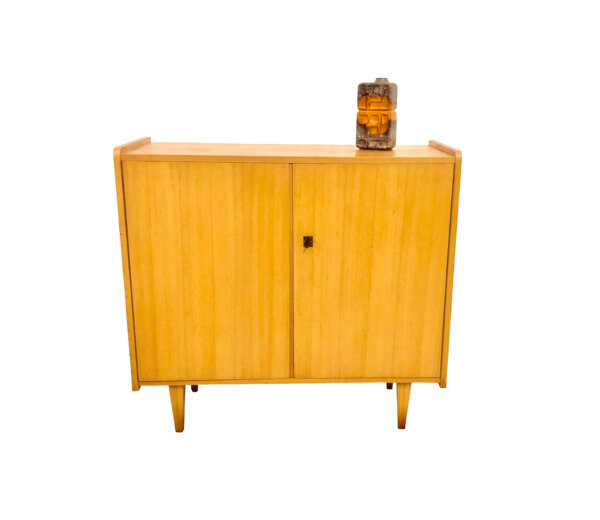 true Vintage Kommode, 1970's, helles Holz, Ulme/ Rüster, Anrichte, Sideboard, Mid Century, Schuhschrank, Klassiker, Design, verschließbar