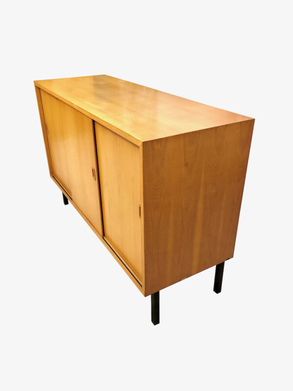 Helles Sideboard, Mid Century 1960's, Rüster/ Ulme, Vintage, 1970, 70er, Schiebetüren, Designklassiker, String, Nisse String, Nisse Strining, Metallfüße, Schubladen, Einlegeböden, Designklassiker, Kommode, Anrichte, TV Board