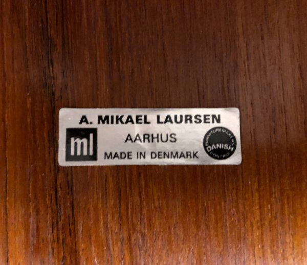 A.Mikael Laursen Coffee Table, 1960's, Couchtisch, Teakholz, Aarhus, langer Couchtisch, groß, helle Teakholz, Teak, Vintage, Mid Century, Danish Design, dünne Tischplatte, konische Beine, Designklassiker, Made in Denmark