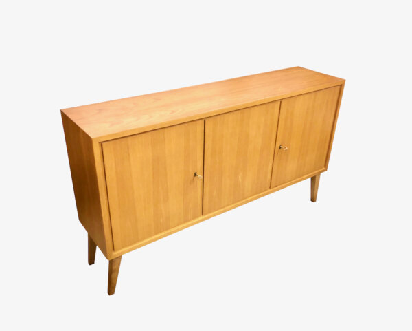 true Vintage WKS Sideboard, 1970's, Anrichte, Kommode, schmal, wenig Platz, verschließbar, schräge Beine, helles Holz, Nussbaum, Design, Klassiker, TV Board, Hifi, Phono, verschließbar, lang, Fernsehunterschrank