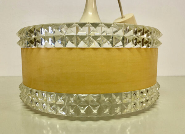 Kunststoff/ Glas Lampe 1970er, weiß, gelb, transparent, rund, Hängelampe, Deckenlampe, Space Age, Kristall, Design, Mid Century, Vintage