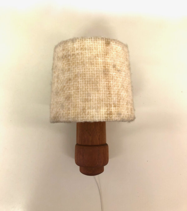 Teakholz Wandleuchte Domus 1970, Danish Design, Vintage, Wandlampe, Teak, Designklassiker, 1960, Lampenschirm, weiß, hell, Wolle, gewebt