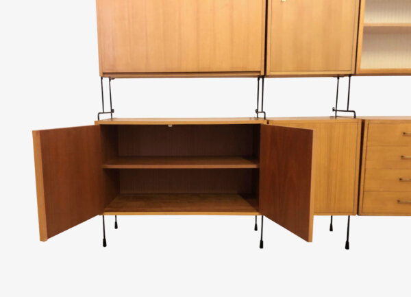 1970, Barschrank, beleuchtet, Bücherregal, Designklassiker, Eiche, helles Holz, Leiterregal, Mid Century, Orig. Omnia Regalsystem 1960's, Rüster, Schiebetüren, Schrankwand, Schubladen, schwarzes Metall, Stahlrohr, Standregal, String, Ulme, verschließbar, vintage