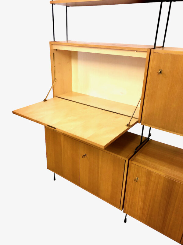 1970, Barschrank, beleuchtet, Bücherregal, Designklassiker, Eiche, helles Holz, Leiterregal, Mid Century, Orig. Omnia Regalsystem 1960's, Rüster, Schiebetüren, Schrankwand, Schubladen, schwarzes Metall, Stahlrohr, Standregal, String, Ulme, verschließbar, vintage